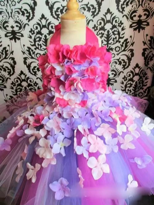 Girls White Tutu Dress Kids Tulle Dress with Red Petals Flower and Ribbon Bow Children Birthday Bridal Wedding Costume Dresses
