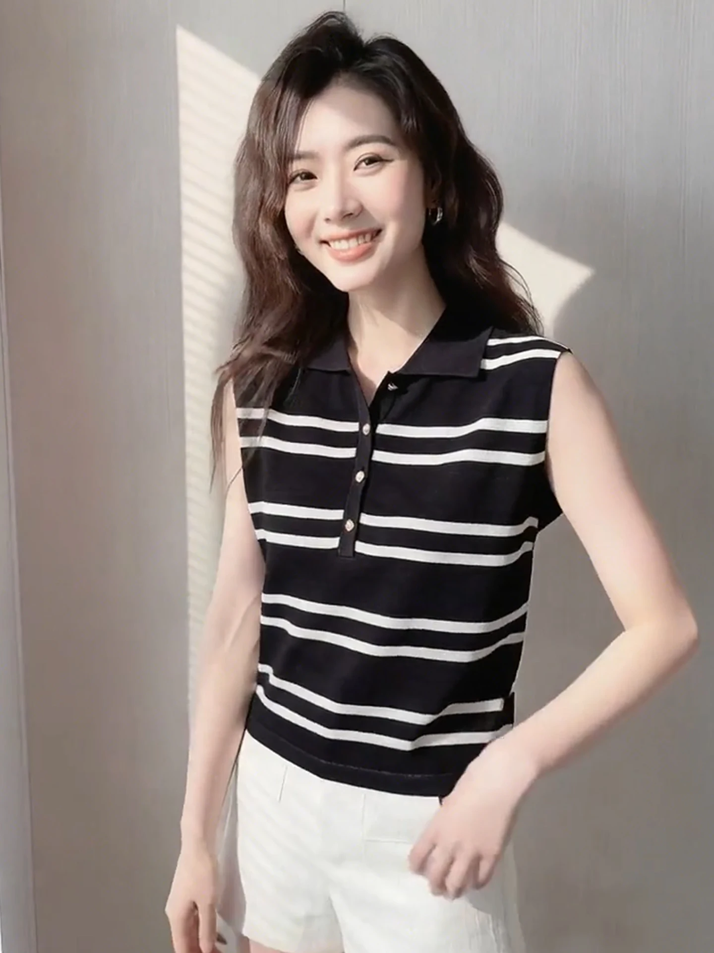 Striped Design Knitted Vest Sleeveless Turn-down Collar Commute Fashionable Age-reducing Summer Women's Top Poem Art Lin