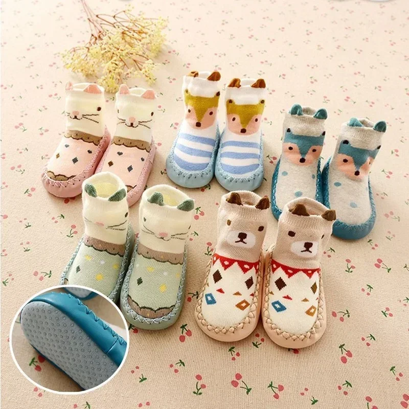 Calcetines de invierno con dibujos de animales para niños y niñas recién nacidos, zapatos bonitos para niños pequeños, calcetines de piso con suela