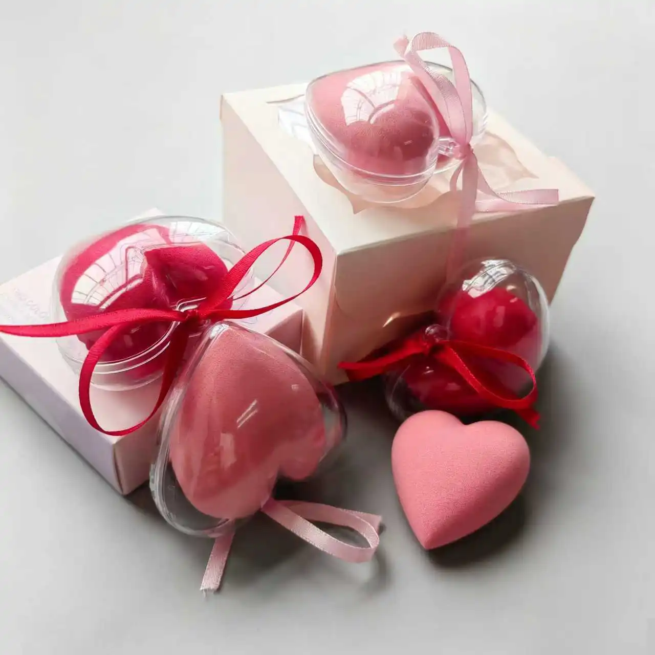 20 Pack Cute Heart Shape Beauty Sponges , Non-Absorbent Makeup Blender for Foundation, Soft Cosmetic Puff Gift Set