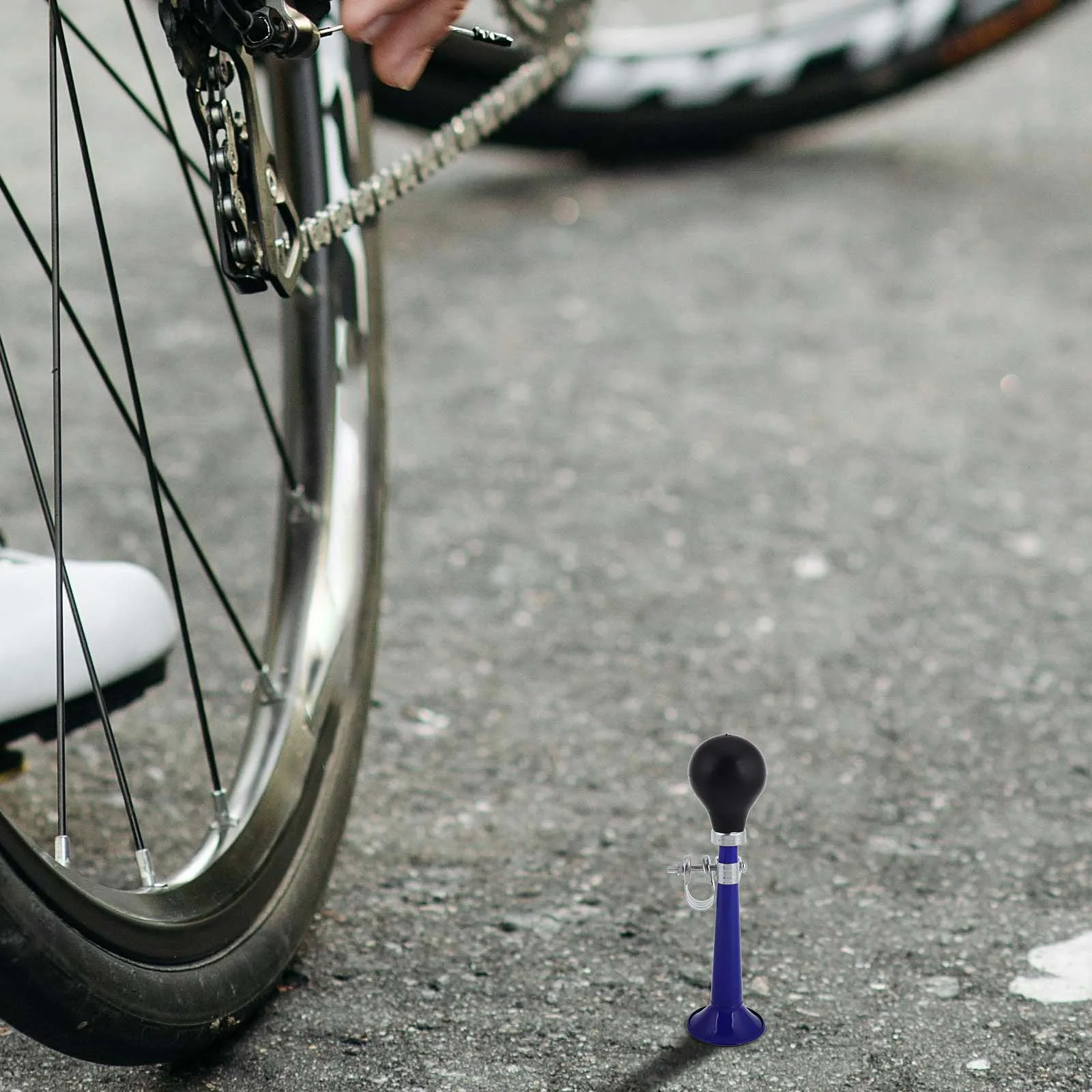 

1pc Kids Handlebar For Bikes Mountain Bike Horn Loud Squeeze Bulb Bicycle Air Horn Waterproof Metal Bell Cycling Safety