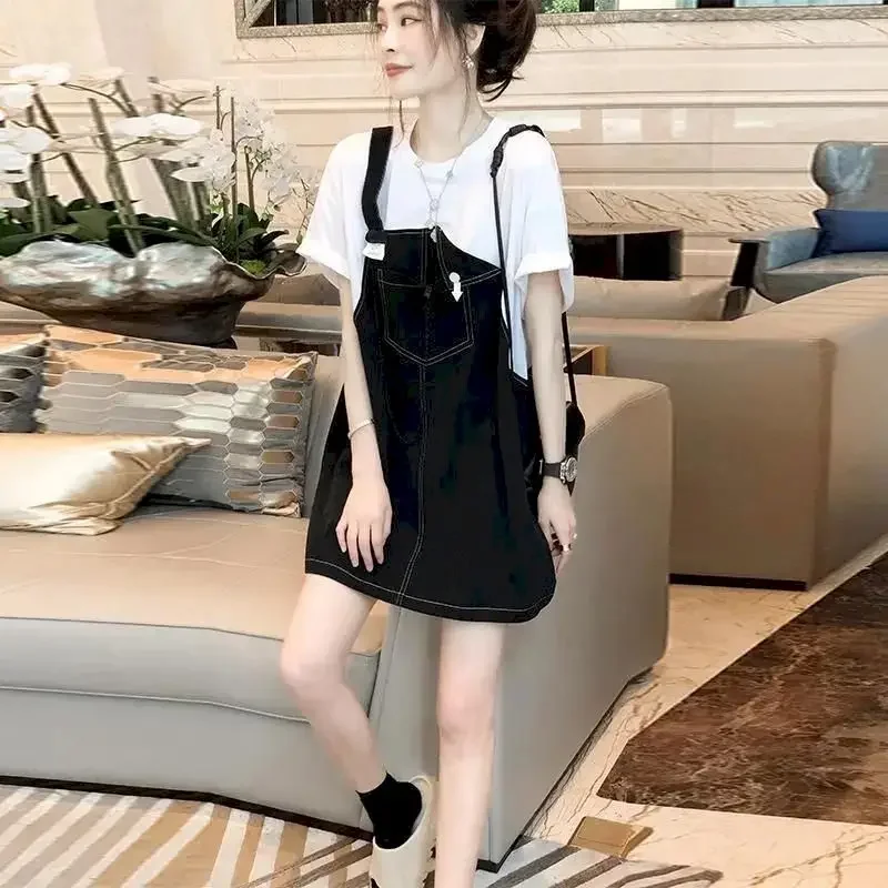 Zwarte denim bandjurk dames Franse casual nep tweedelige T-shirtjurk modeontwerp losse zomertrend dunne oversized jurk