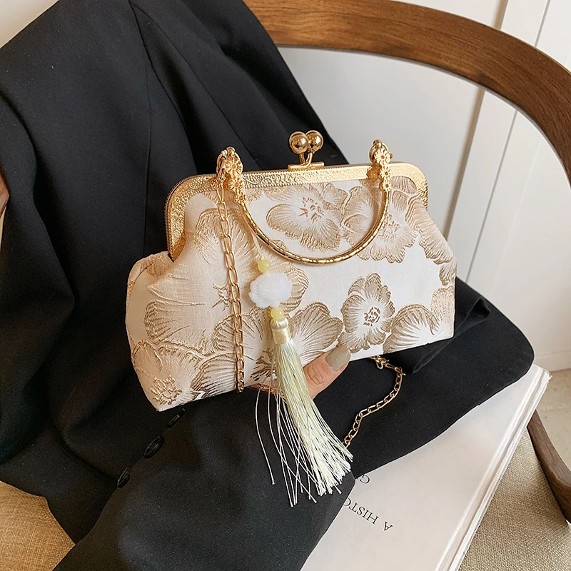 

Women's Portable Bag, Light Luxury Brand with Versatile Shoulder Bag and Elegant Design Features