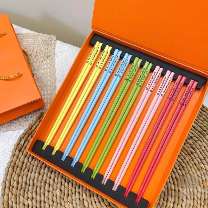 2025 Franse Le Creuset Regenboog Keramische Eetstokjes Gezonde Eetkamerset Doos Kleurrijk Servies Thuis Keuken Eetkamer Accessoire Cadeau