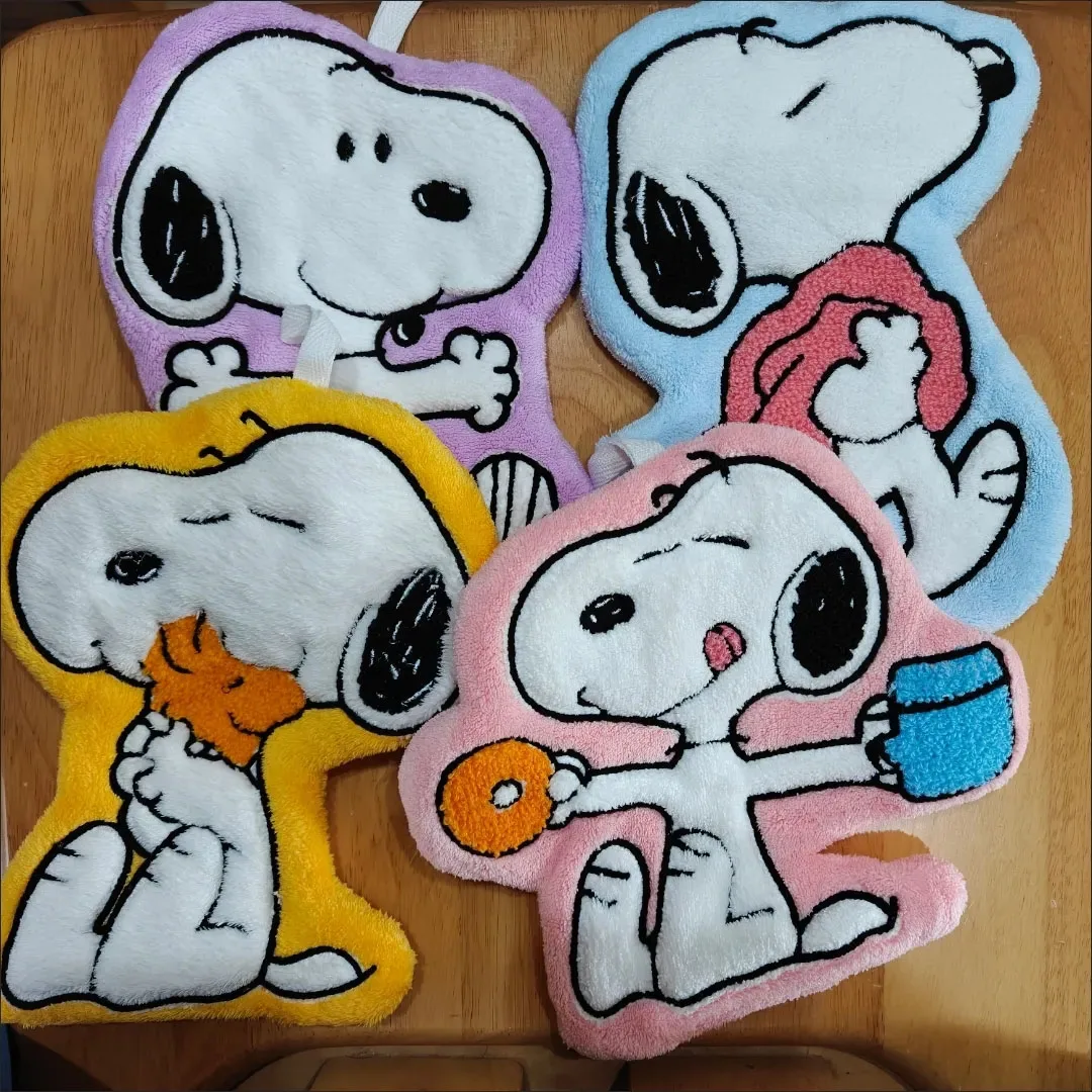 2026 New Kawaii Snoop y Hanging Hand Towel Cartoon Cute Water-Absorbent Coral Fleece Kitchen Quick-Drying Shower Room Supplies