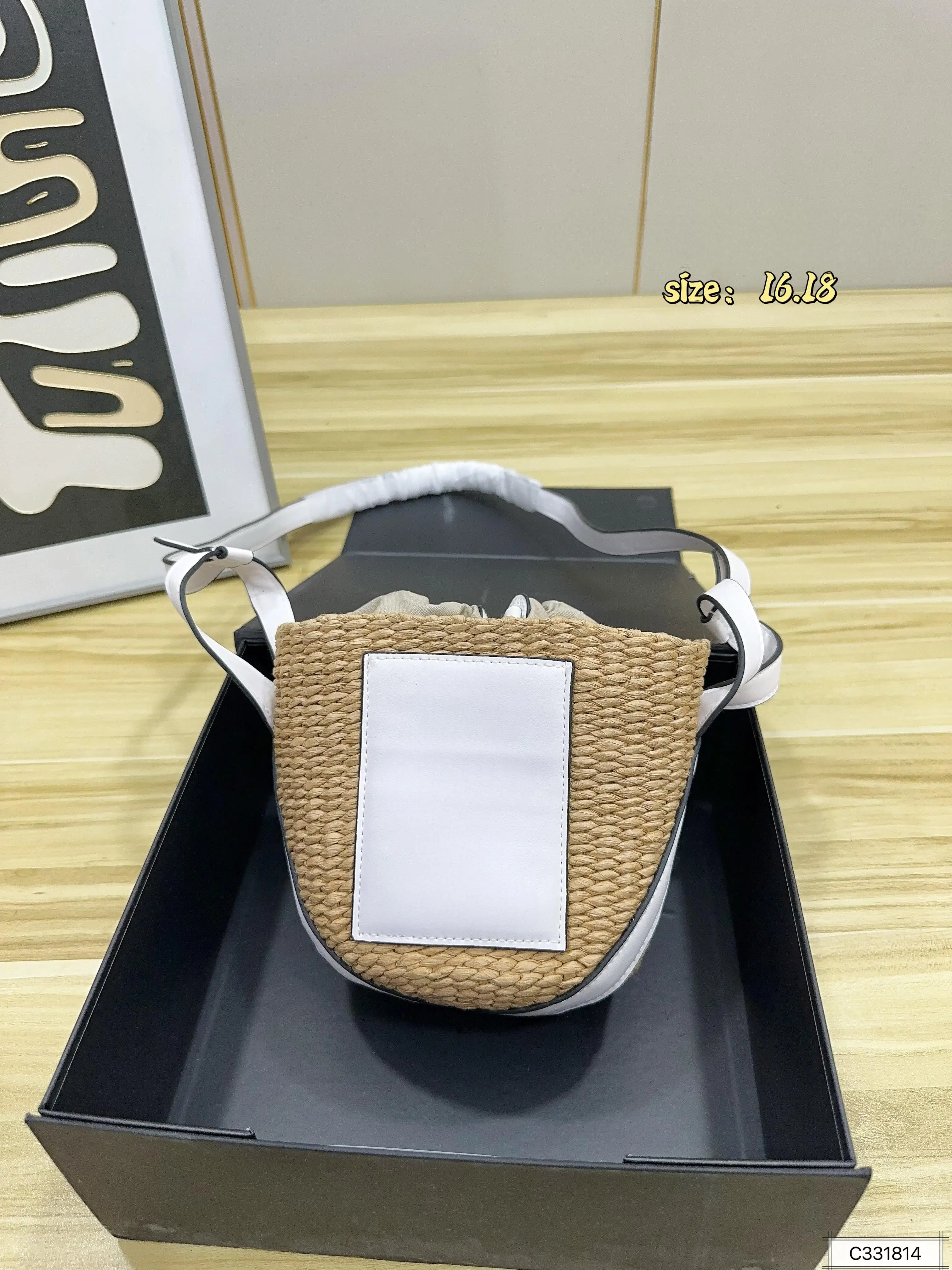 New Design Women Straw Bucket Bag with Inner Liner, Versatile Shoulder Crossbody Basket Bag