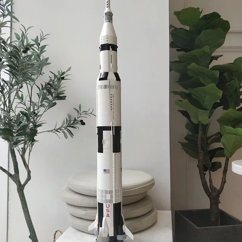 Classic Model The Apollo Saturn V Launch Vehicle Rocket And Launch Pad Fit Building Blocks Kid Education Toys Gifts
