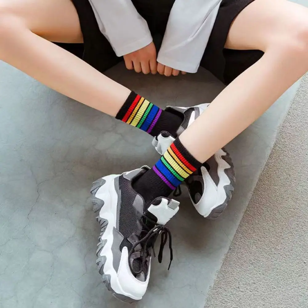 

6Pairs Cozy Multicolor Rainbow Stripes Socks Y2K Breathable Rainbow Tube Sock Patchwork Mid-calf Cotton Socks Lovers