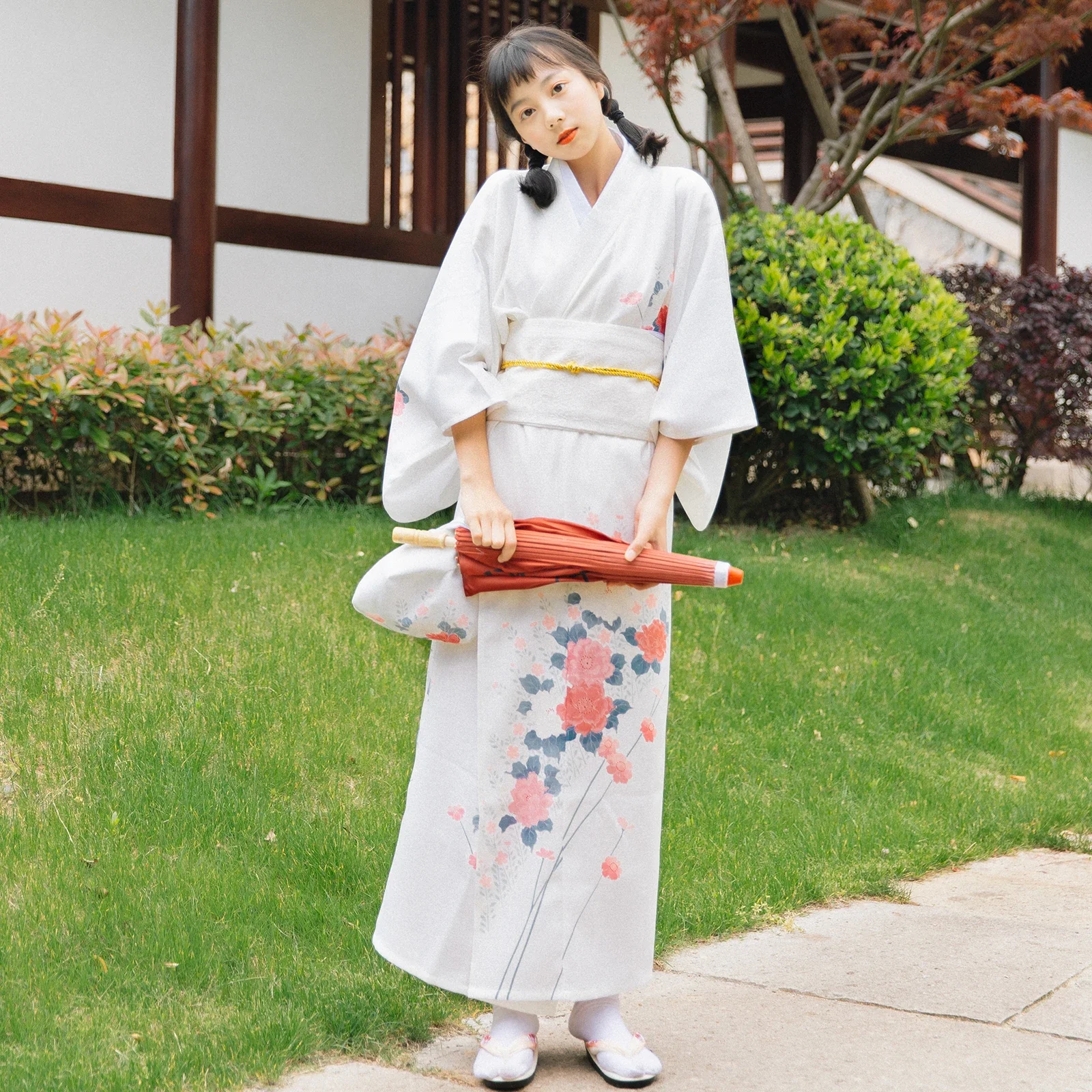 Women Japanese Traditional Kimono White Color Floral Prints Summer Yukata Robe Performing Dress Cosplay Wear