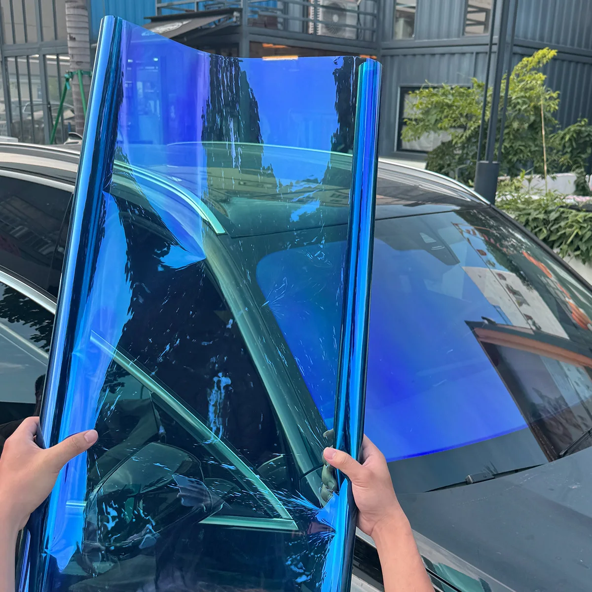 Chameleon Blue Front Windshield Protective Film Scratch-Resistant UV Blocking Self-Adhesive PVC Sunshade Car Windscreen Advanced