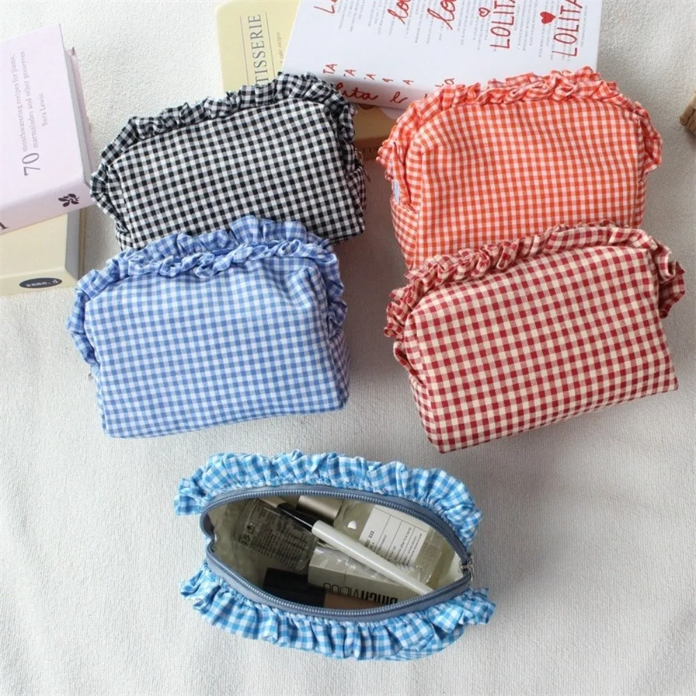 Quilted Design Ruffle Edge Makeup Bag Large Capacity Zipper Closure Plaid Pattern Cosmetic Bag Washable Portable Toiletry Bag