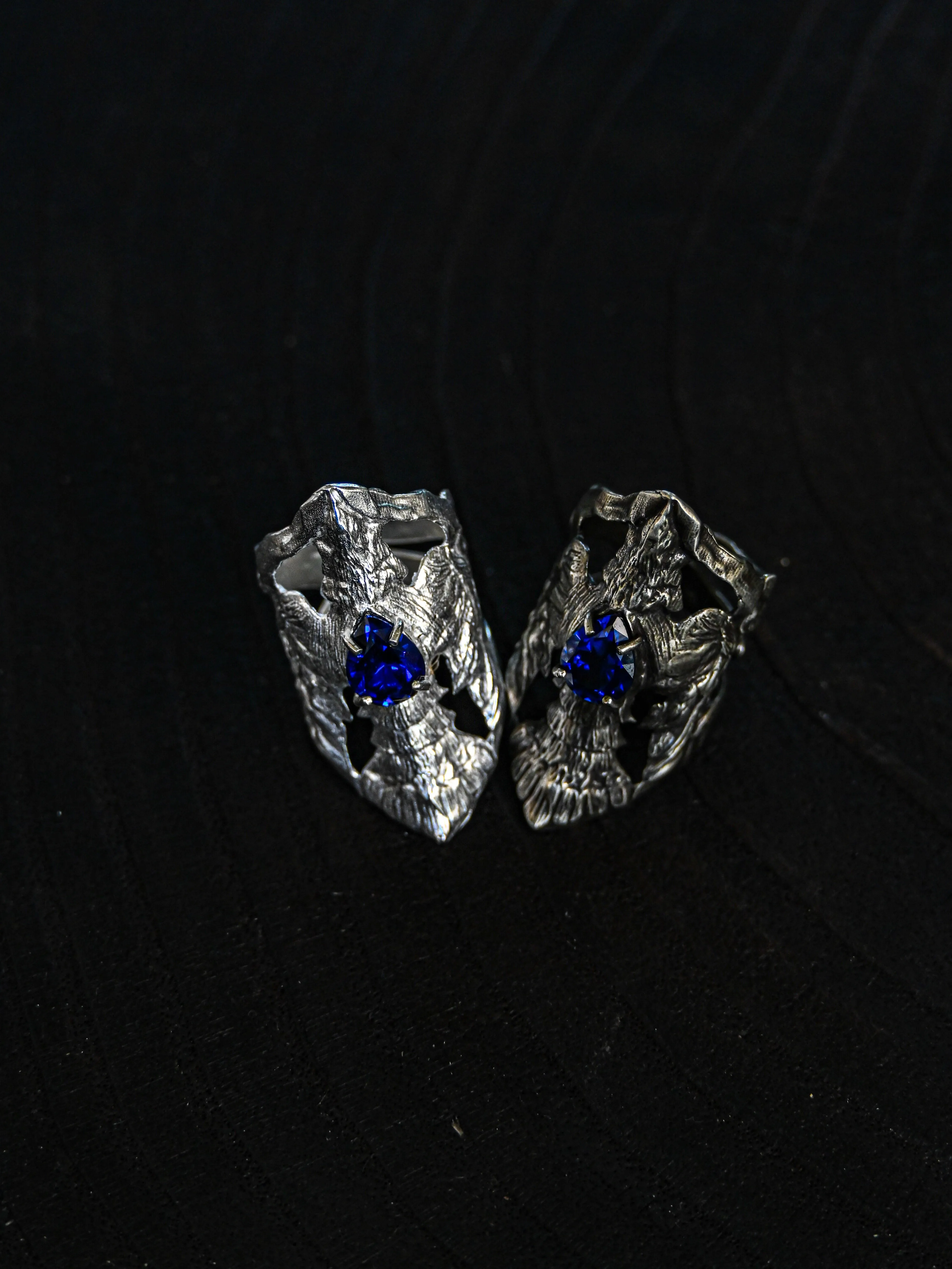 Aged Silver Texture Ring Open Style Dark  Blue Crystal Blackened Metal Feel 925 Silver Ring Fashionable Jewelry Accessory