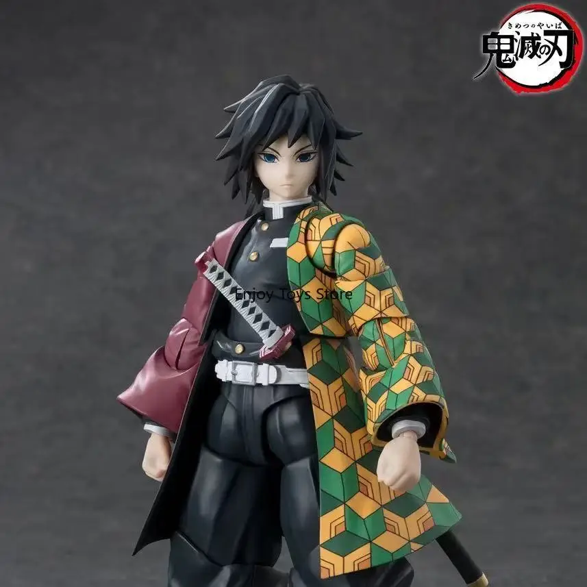 In Stock Bandai SHF Demon Slayer: Blade of Demon Slayer: Water Pillar: Breath of Water Tomooka Yoshiaki Can Use A Model