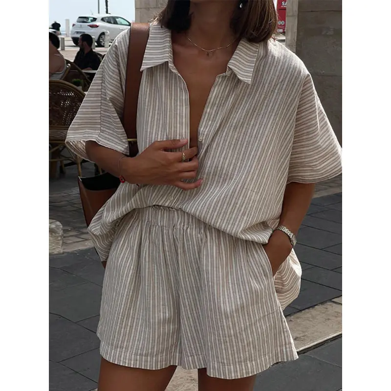 

Loose Vintage Striped Shirt Women Short Set Casual Fashion Ensemble Short Pants Ensemble for Office Winter Season