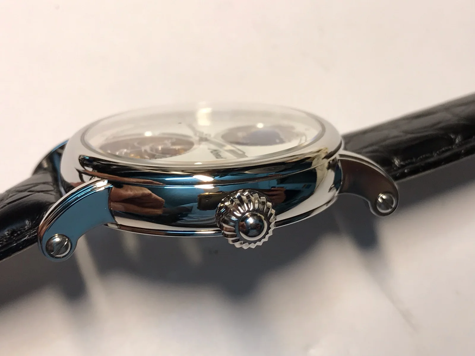 Рисунок 2 - Мужские механические часы с турбийоном!