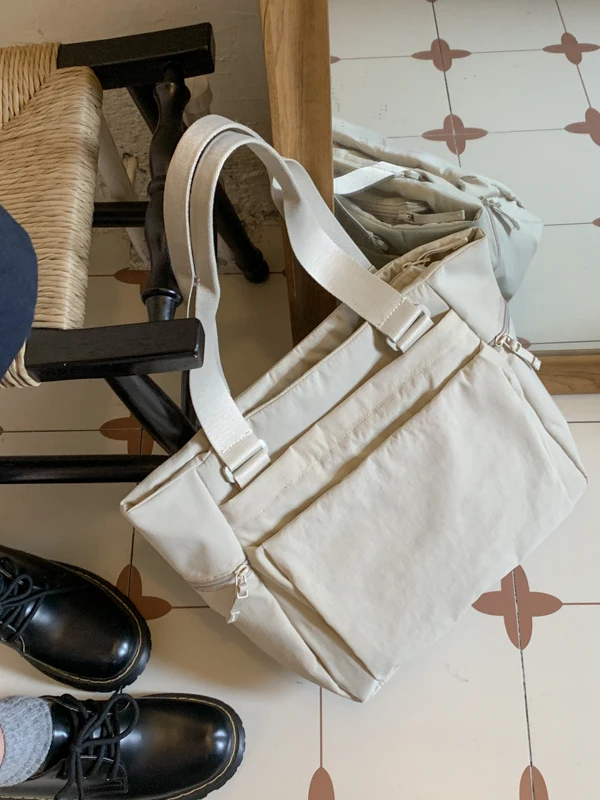 

Casual Chic Lightweight Tote Bag Women's Single Shoulder Handbag for Commuting And Class Japanese Style Artistic Multi-Grid L...