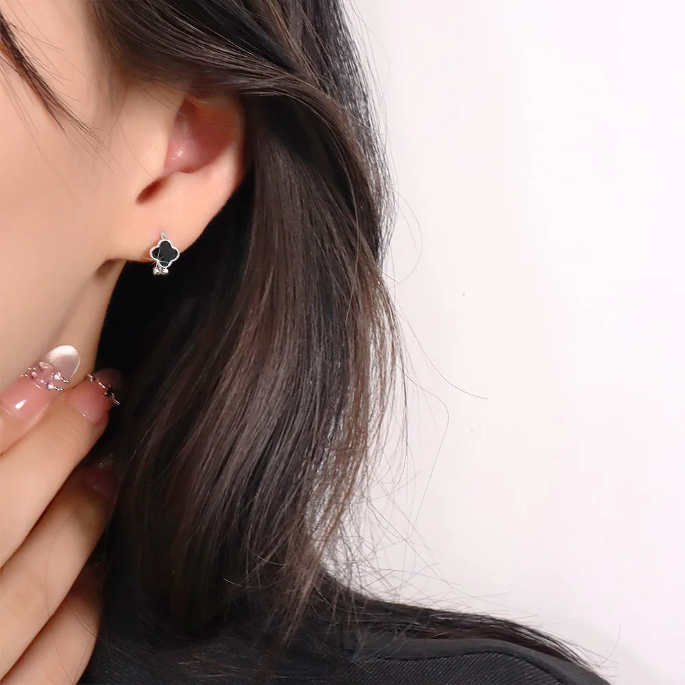 Korean Fashion Black Clover Round Hoop Earrings For Women Party Fine Jewelry Gifts Minimalist Accessories