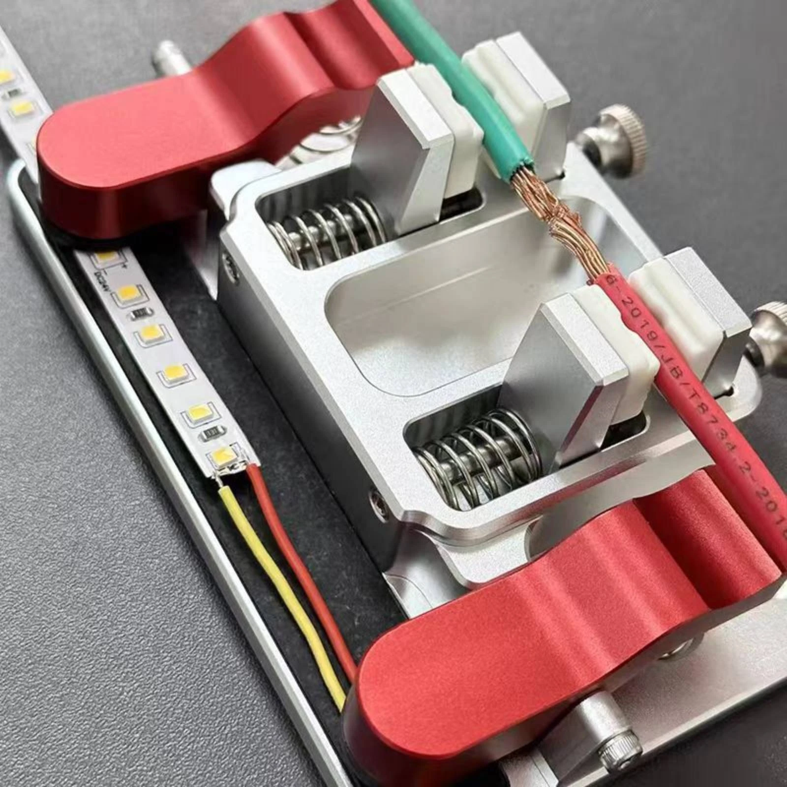 wire-soldering-fixture-heat-resistant-soldering-clamp-with-ceramic-blocks-wire-clamp-with-ceramic-jaw-precision-for-technicians