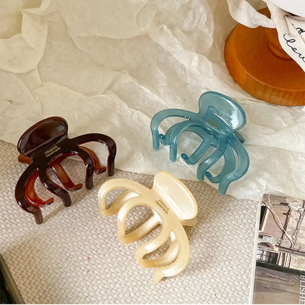 Korean Neutral Coffee Medium Size Claw Clips for Thick Hair Accessories Women Headdress Ins Fashion Plastic Catch Crab Hairpins