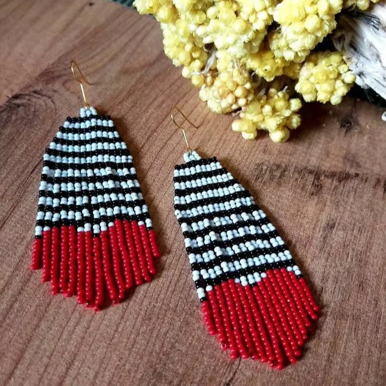 

Серьги из рисовых бусин в богемном стиле, универсальный сплав, простой геометрический узор, ручная работа, кисточка, градиент цвета, оригинальные серьги из бисера