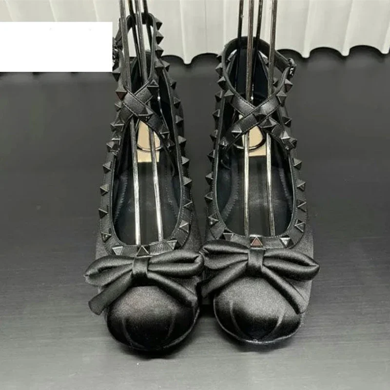 Chaussures de danse de ballet plates à nœud pour femmes, chaussures douces de luxe, robe de créateur, chaussures élégantes, marque de marche, été 2024