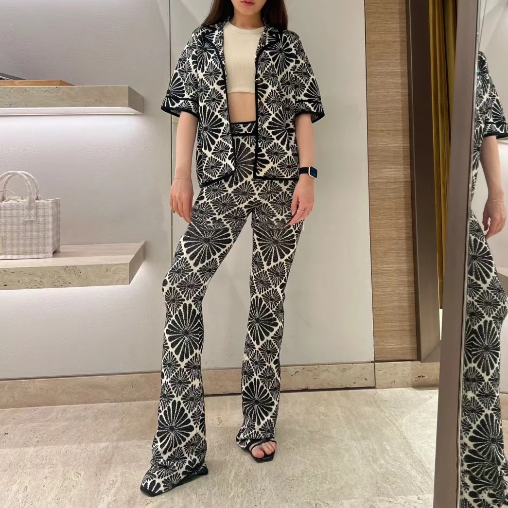 

Women's Sets Printed Pattern Turn Down Collar Knitted Tops or Micro Flared Long Pants 2024 New Ladies OL Suit