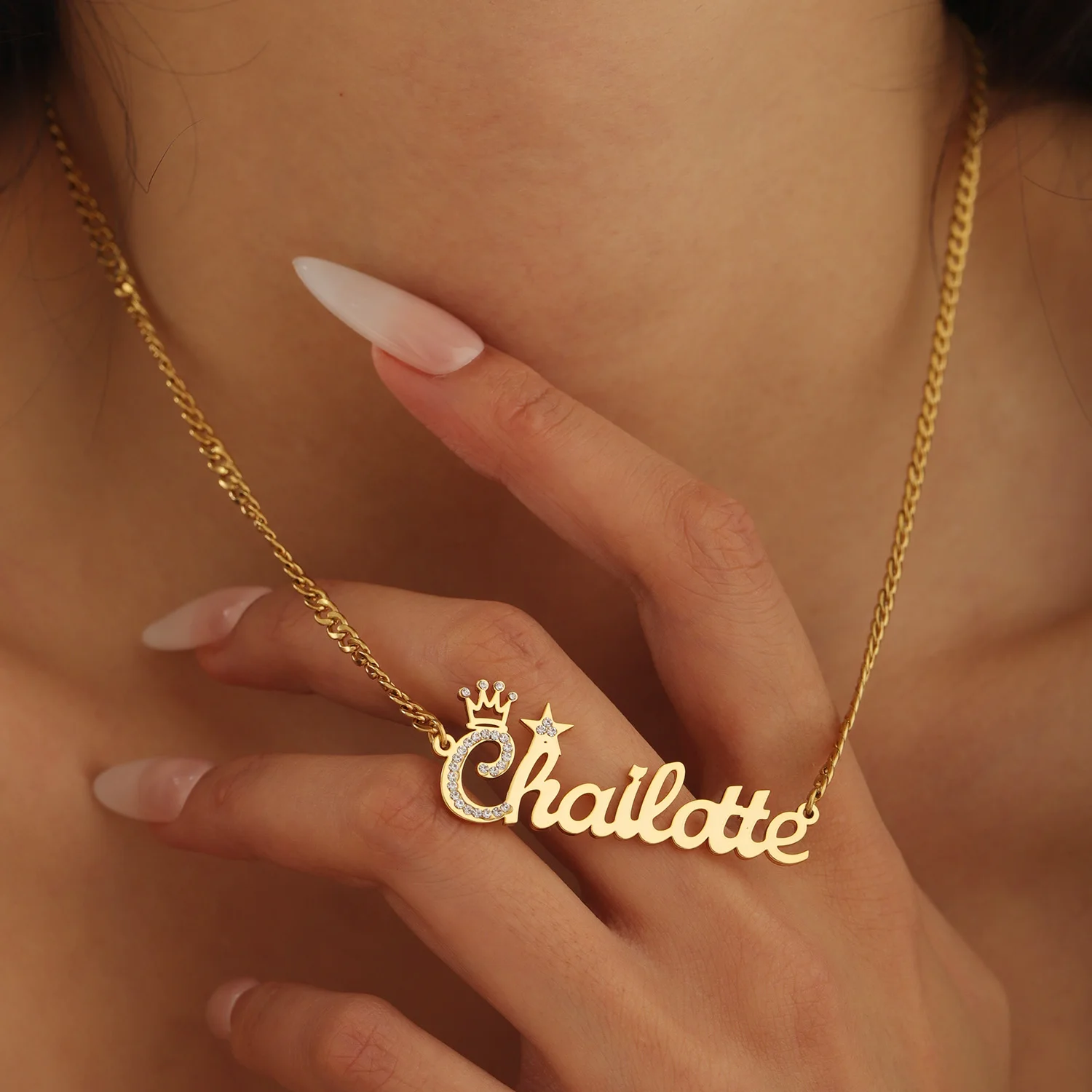 Personalisierte Namenskette mit Krone, 18K vergoldet, Goldstern-Kristall-Namensschild-Anhänger, die Superstar-Namensketten – Detail 1