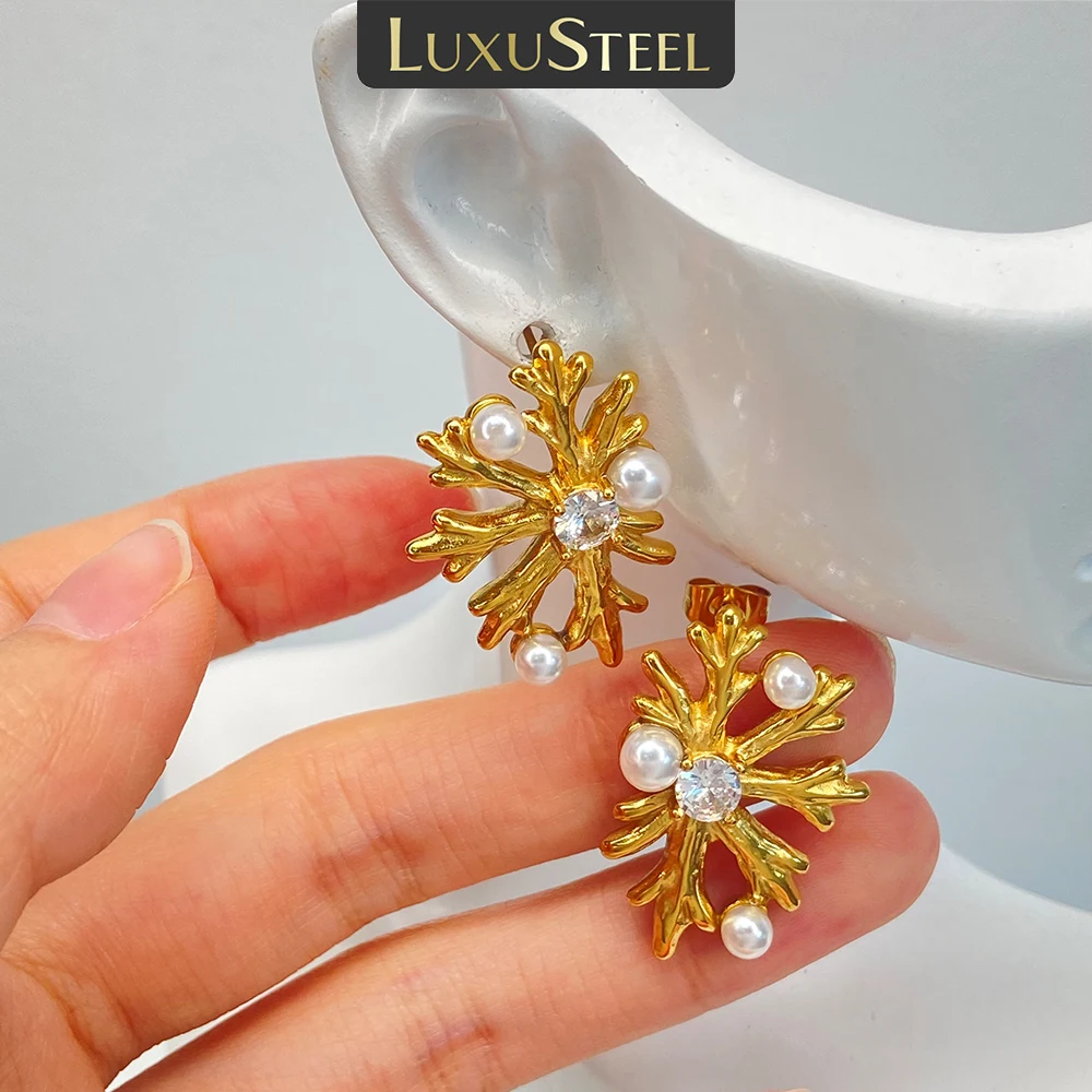 LUXUSTEEL Snowflake Imitaiton Pearl Women's Earrings Stainless Steel Heart Skeleton Lady's Stud Earring Jewelry For Wedding Gift