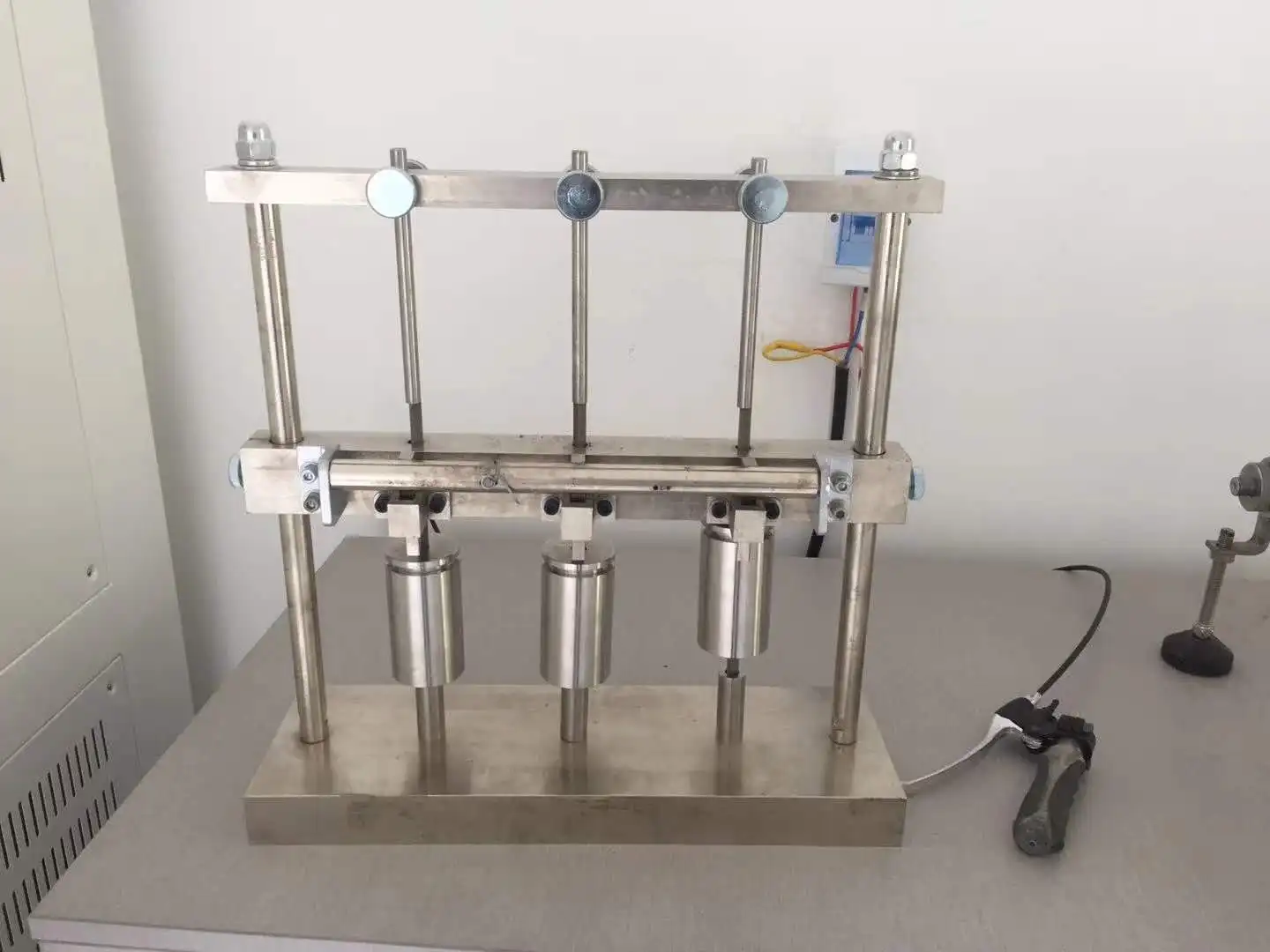 Machine d'essai d'impact d'allongement de flexion basse température IEC60811-1-4