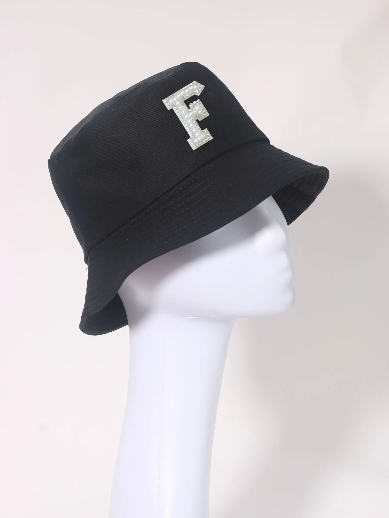 1pc of Youngsters's 26 Letter Beige Fashion fishman Hat, Sun-protective, Breathable, and Versatile,3-8Y to Wear for Daily Outing