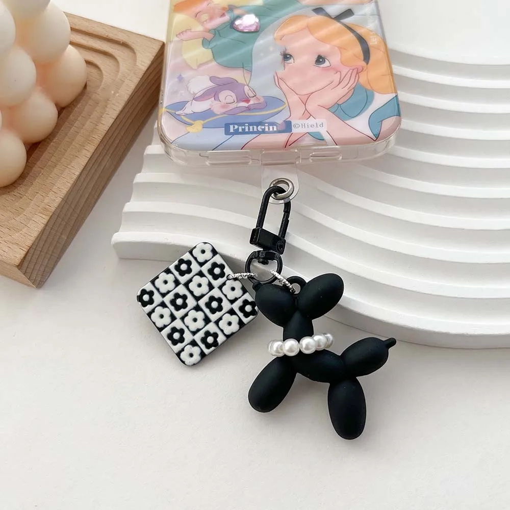 Cool Acrylic Cartoon Balloon Dog Keychains Black Color Heart Flower Pendant Phone Chain Key Buckle Accessories Bag Pendant Toys