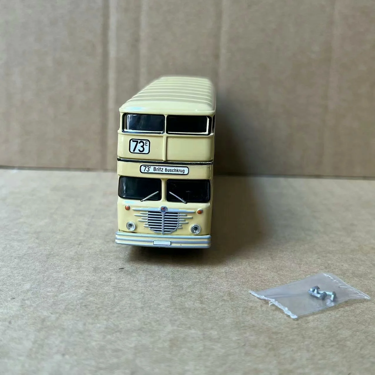 1:87 scala HO D2U BUS autobus a due piani modello di auto in plastica giocattolo plastica ornamento da collezione Souvenir giocattoli auto