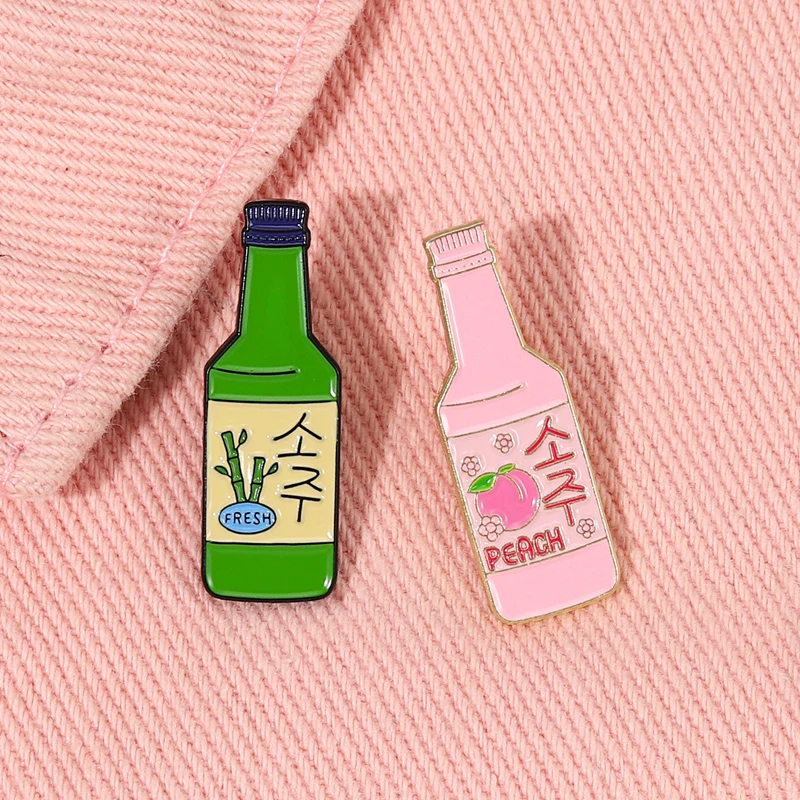 Soju Enamel Pin Brooch Wine Badge Peach Fresh Pink Green Bottle Lapel Pin Lovely Backpack Jewelry Accessories Gift for Friends