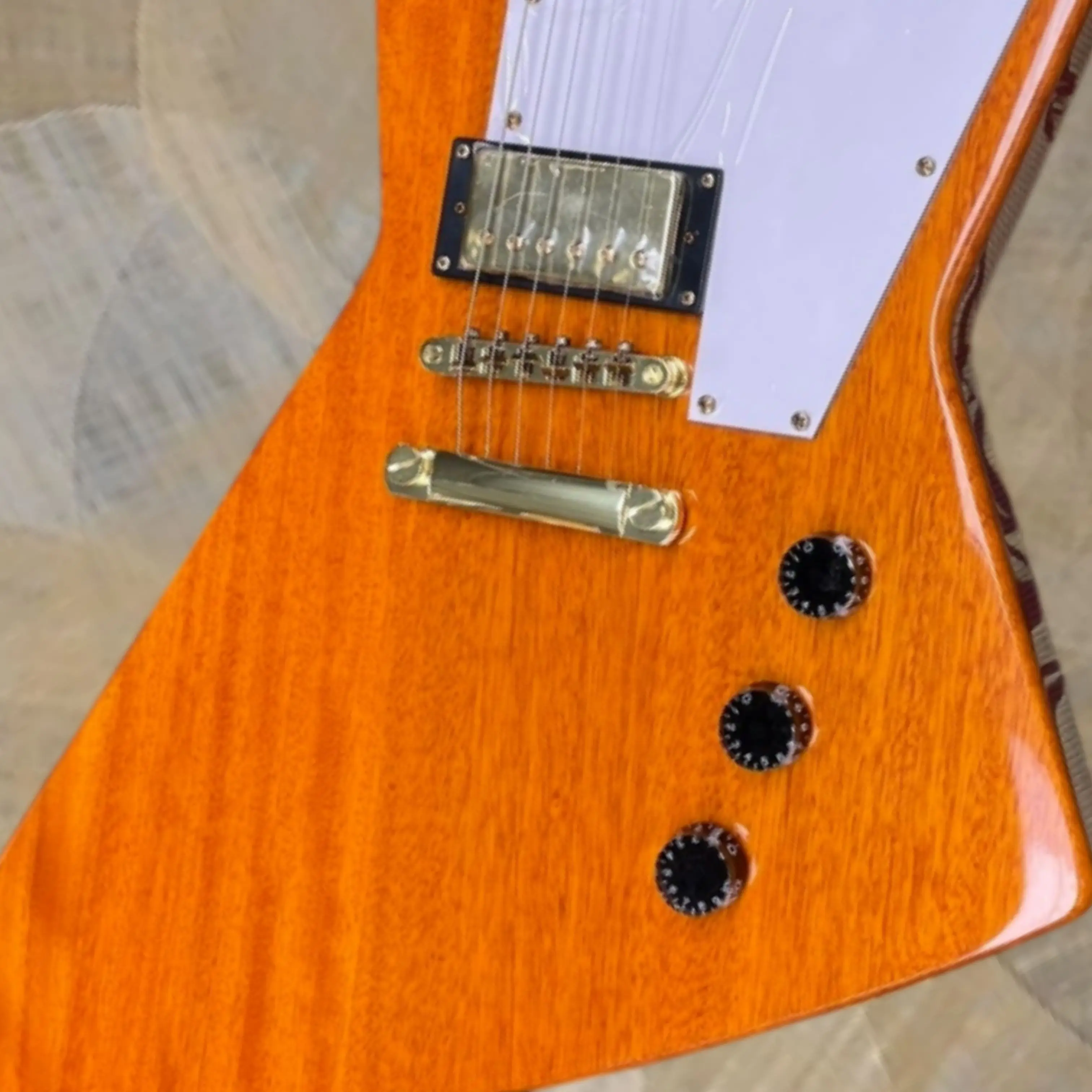 Solid Wood Orange Electric Guitar,Gloss Natural Grain, White Pickguard & Golden Hardware Guitars,  for Live Performance Guitarra