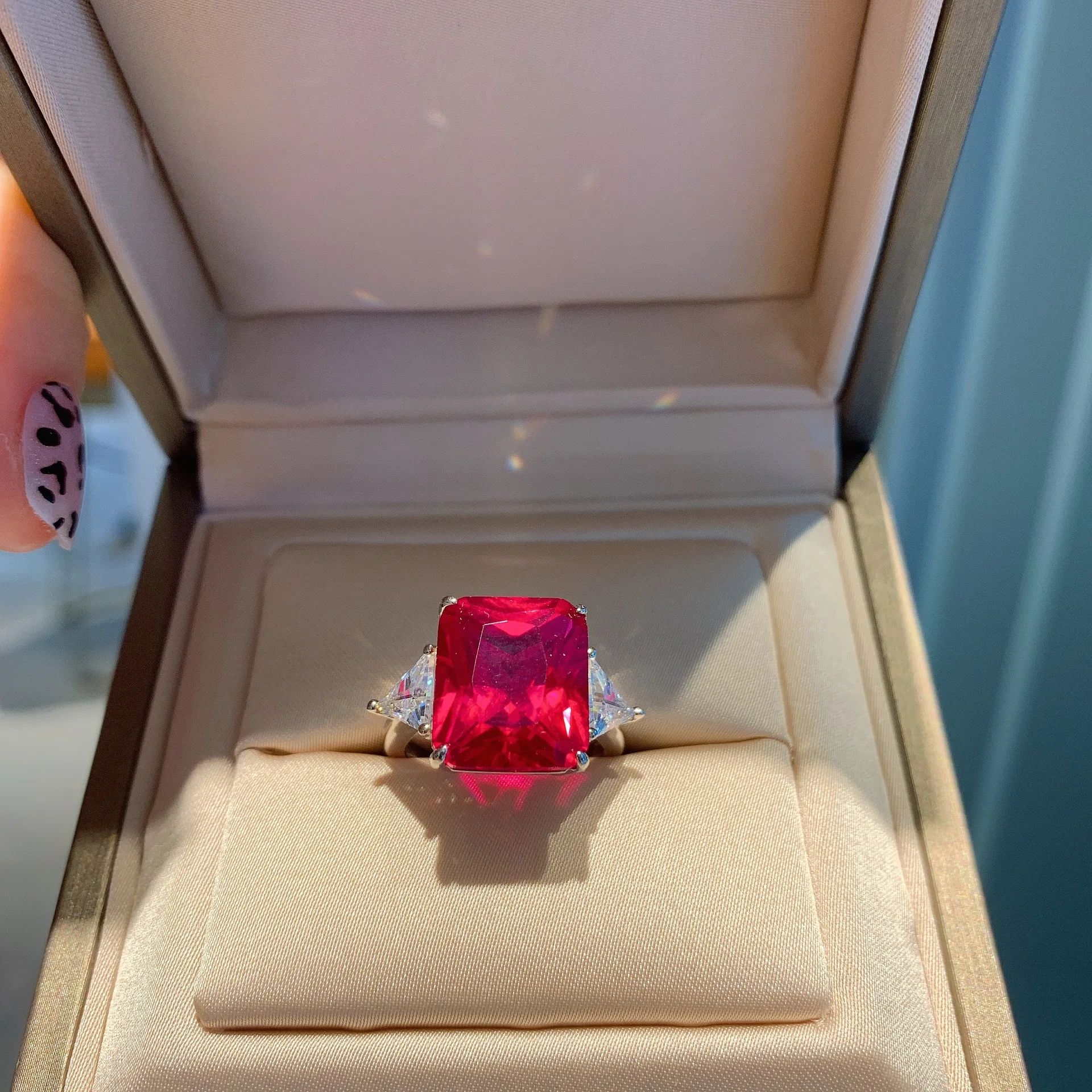 New fashion trend S925 silver inlaid 5A zircon jewelry classic ruby emerald temperament ladies ring