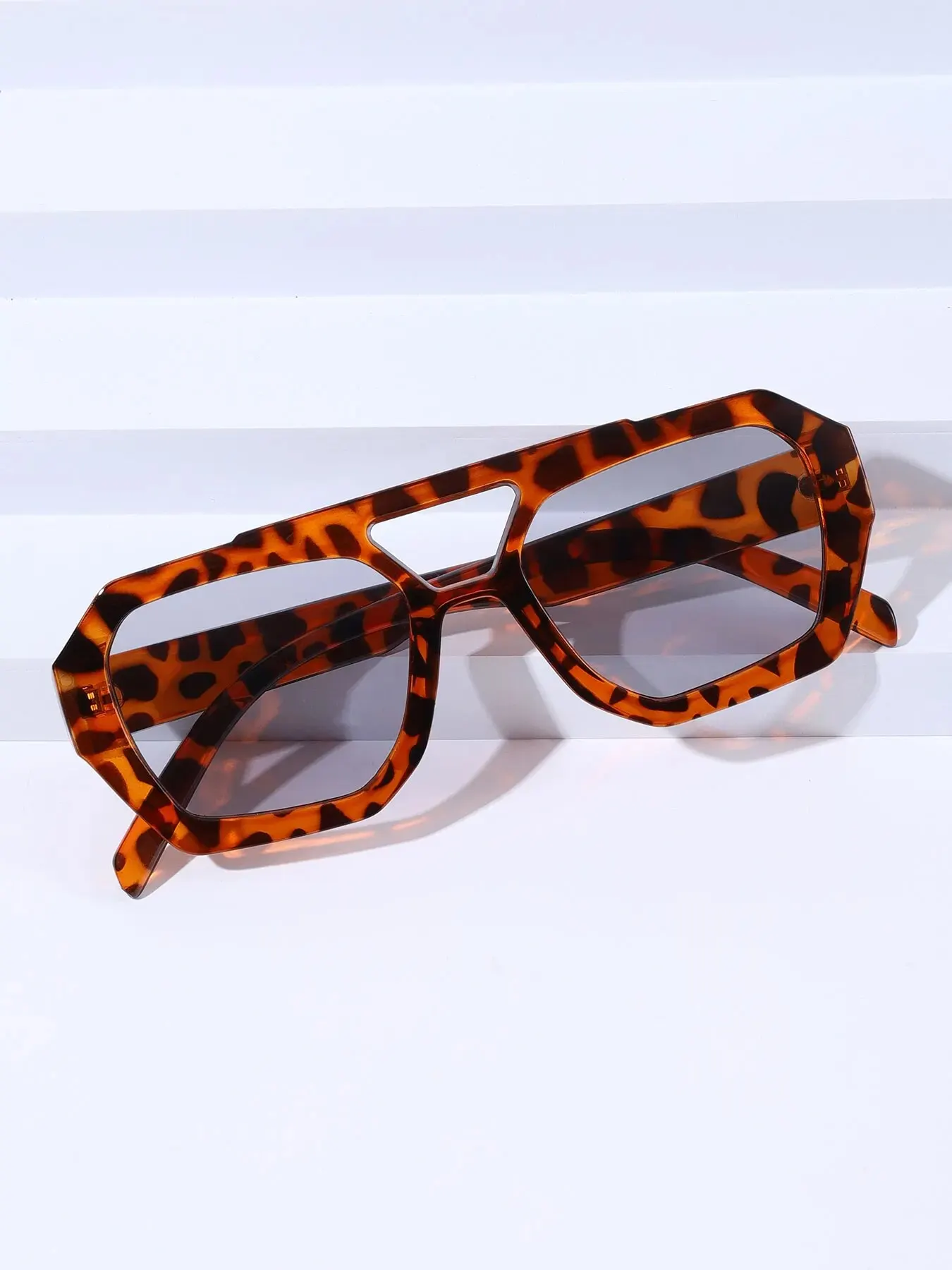 Fashion Vintage Square Irregular Sunglasses Men Women Luxury Brand Designer Sun Glasses Driving Fishing UV400 Eyewear view 3