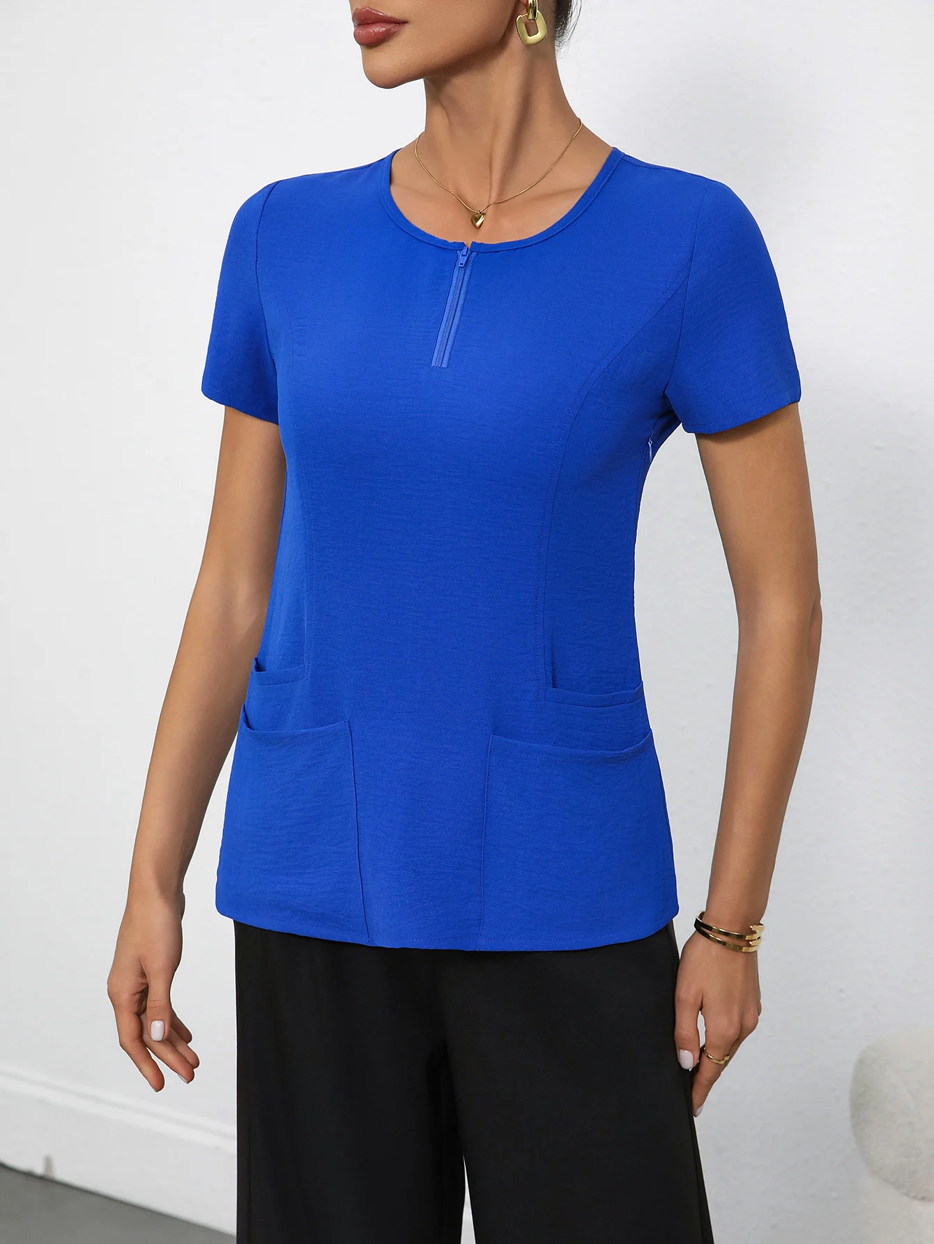 

Женский скраб-топ с карманами — эластичная, дышащая медицинская форма из полиэстера, V-образный вырез, застежка-молния, повседневный стиль для медсестер