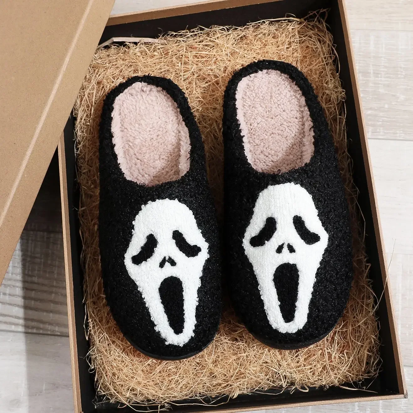 Zapatillas de algodón de Halloween para hombres y mujeres Zapatillas de algodón con grito de calavera de invierno Zapatos de gran tamaño con cara