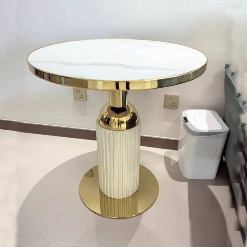 Essen Einfach: Der perfekte Alltagstisch für kleine Räume und gemütliche Momente