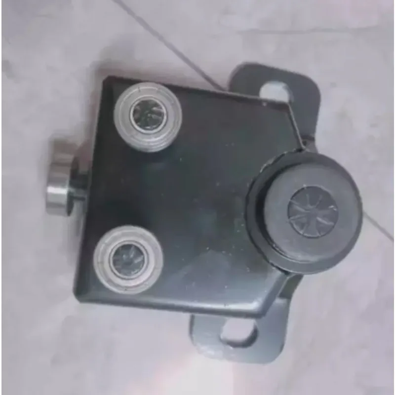 1set For Komatsu PC75/78/128/138/228 PC78US-6 Cab Door Lock Bearing Track Pulley