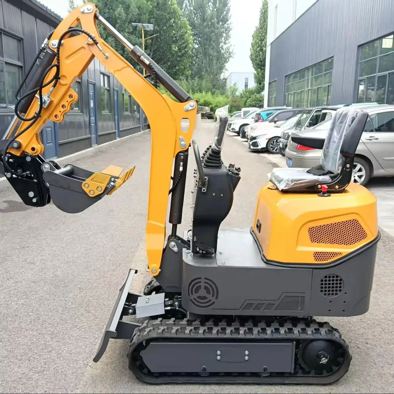 0.8Ton 800kg Mini Crawler Excavator EPA Euro5 Diesel Digger for Farm & Building Construction