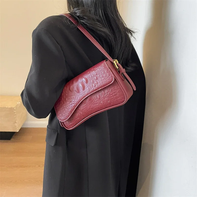 Vintage Pu Leather Crossbody Bags for Women 2023 Designer Females Small Flap Shoulder Underarm Bag Armpit Handbags and Purses