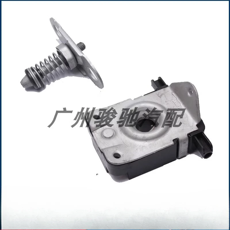 Applicable to BMW X5 front cover E53 hood X5 handle X5 lock hook lock block  spring  machine