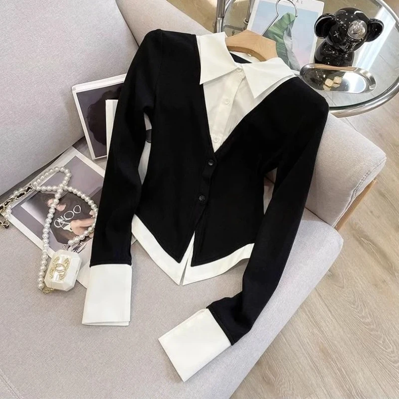 

Элегантная женская блузка с длинным рукавом и воротником поло, с контрастными вставками, приталенного кроя, для офиса, весна-осень