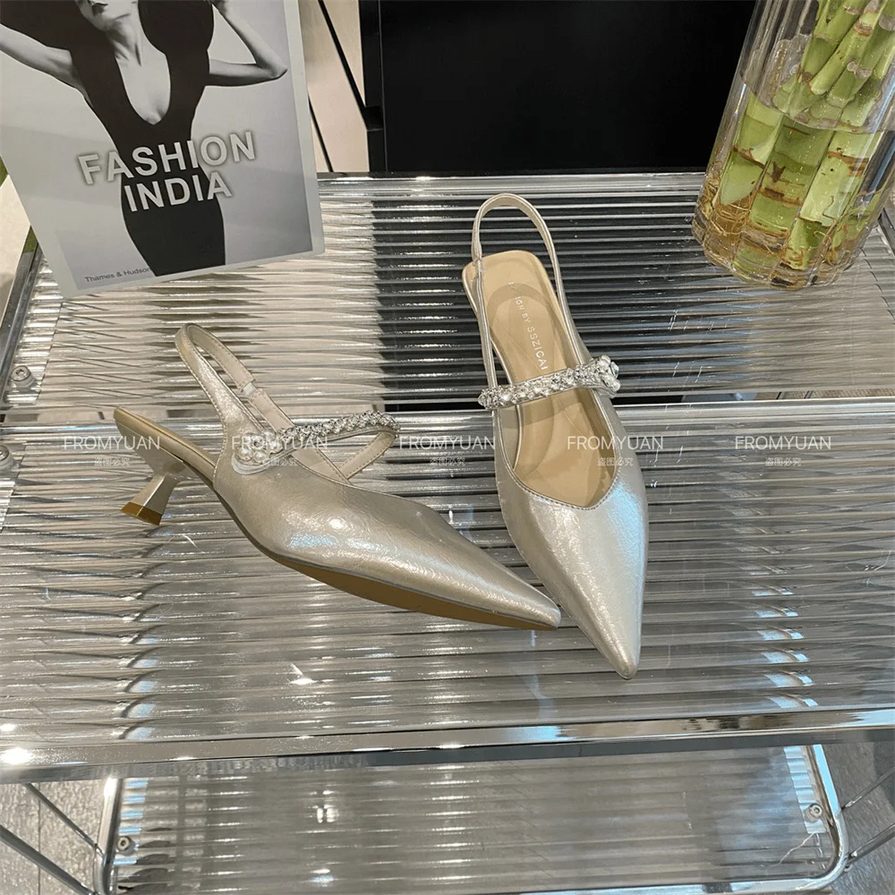 Primavera Verano 2025 nuevo estilo sandalias de mujer 3cm tacón puntiagudo sandalias de moda con diamantes de imitación Casual media correa zapatilla de mujer