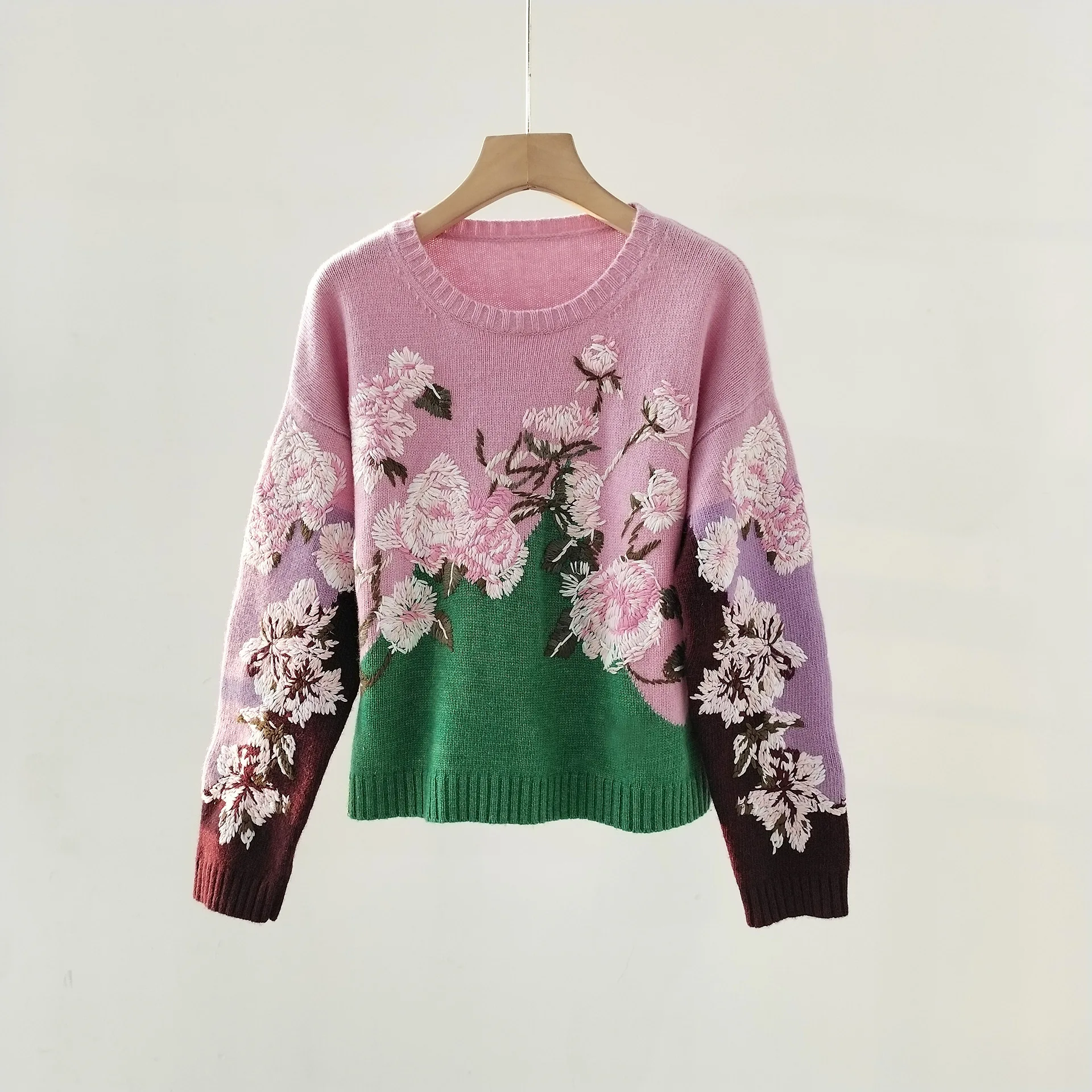 

Autumn Winter Fashion Women's High Quality Flower Embroidery Wool Sweaters Top F296