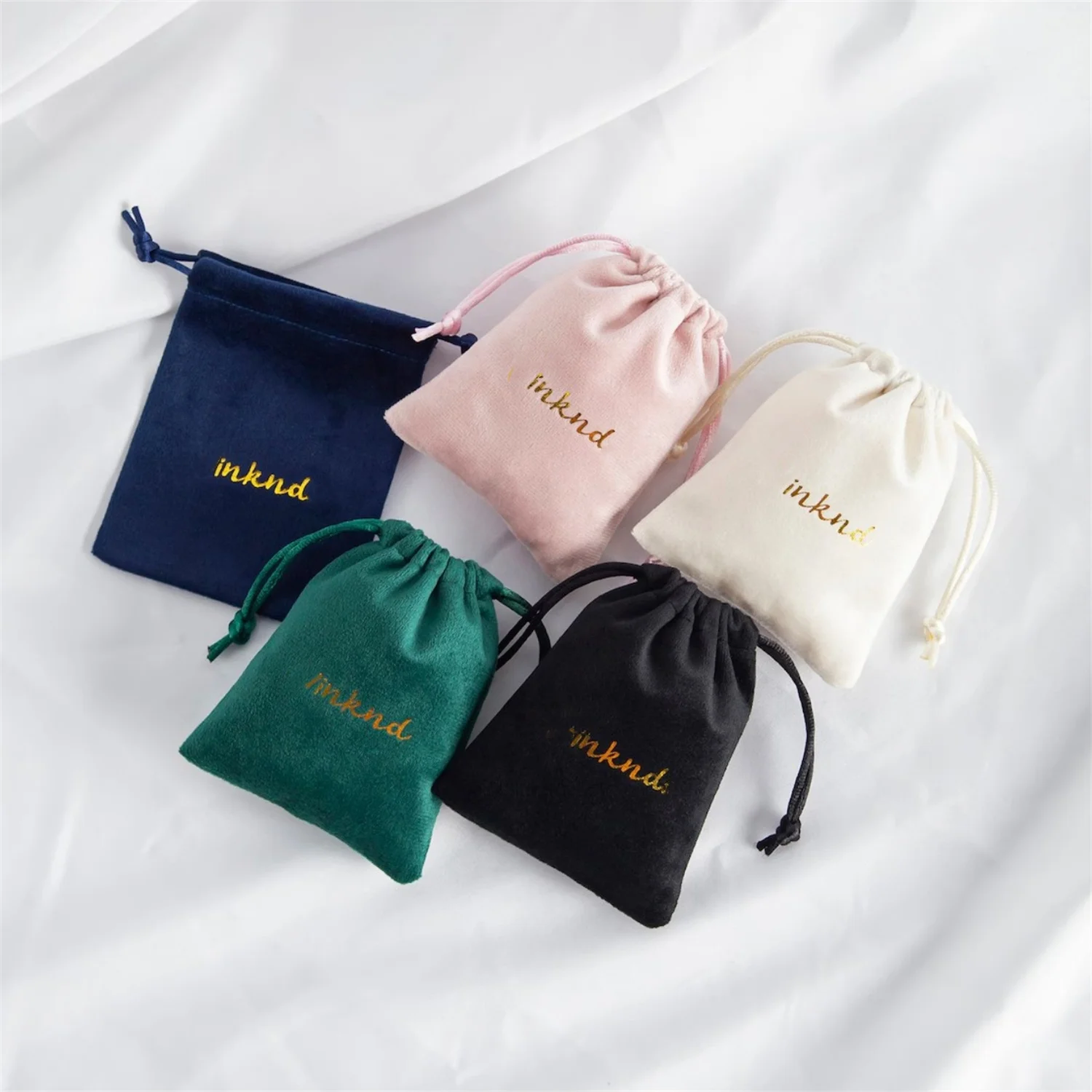 

50pcs Flat Open Style Personalized Logo Velvet Jewelry Pouch Bags with logo Jewelry Packaging Pouch Ring Brooch Necklace Packagi