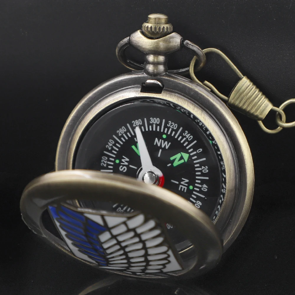 ساعة جيب بوصلة عتيقة أنيمي هجوم على تيتان تصميم التخييم في الهواء الطلق المشي لمسافات طويلة المحمولة جيب النحاس البوصلة الملاحة هدية
