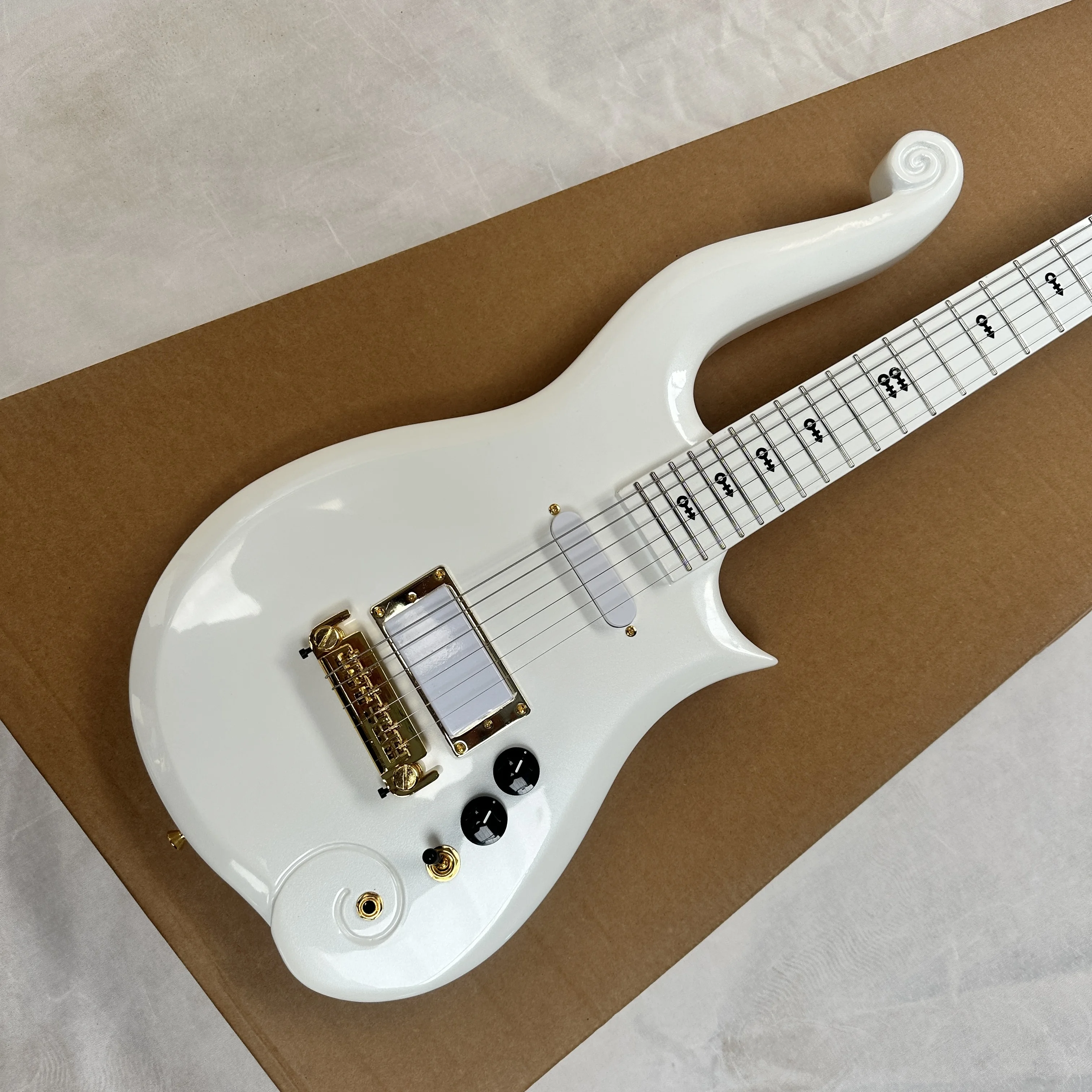 

White cloud-shaped electric guitar, low string height easy-to-play guitars, beginner to advanced rock electric guitarra