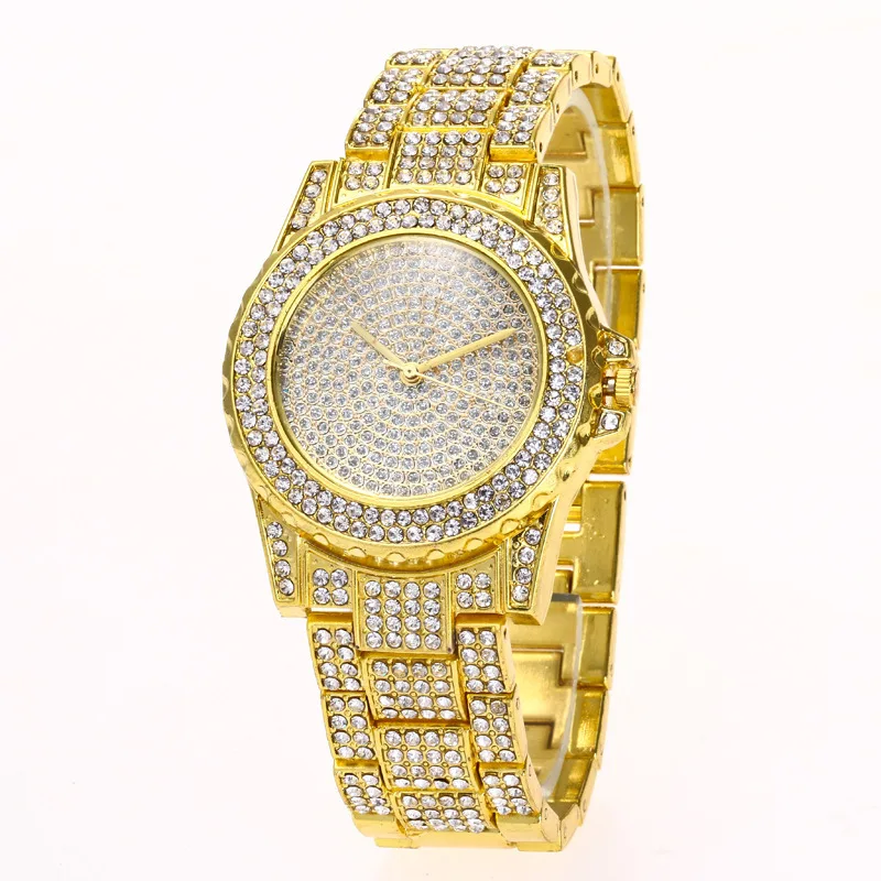 고급 합금 골드 디자인 시계, 반짝이는 풀 다이아몬드 표면, 별이 빛나는 하늘 패턴, 세련된 개성을 위한 패션 액세서리